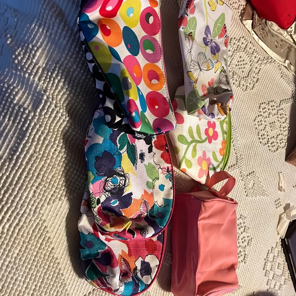 6 cosmetic bags. Never used